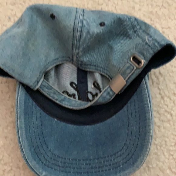 Baseball cap - Picture 2 of 3